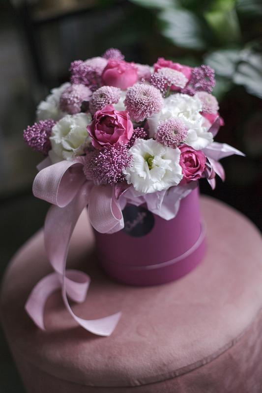 Цветы в шляпной коробке С0086